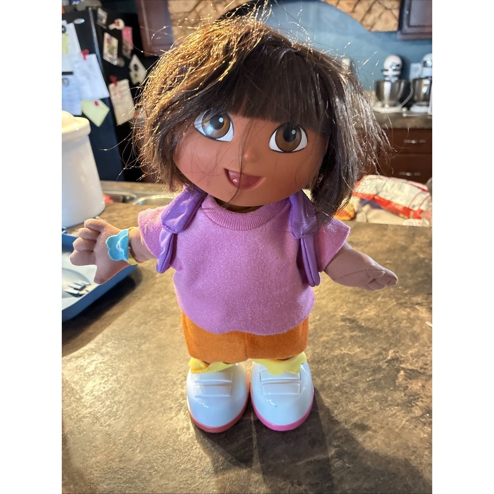 Dora the Explore WE DID IT Dancing Dora 12" Doll Works Fisher Price W/batteries
